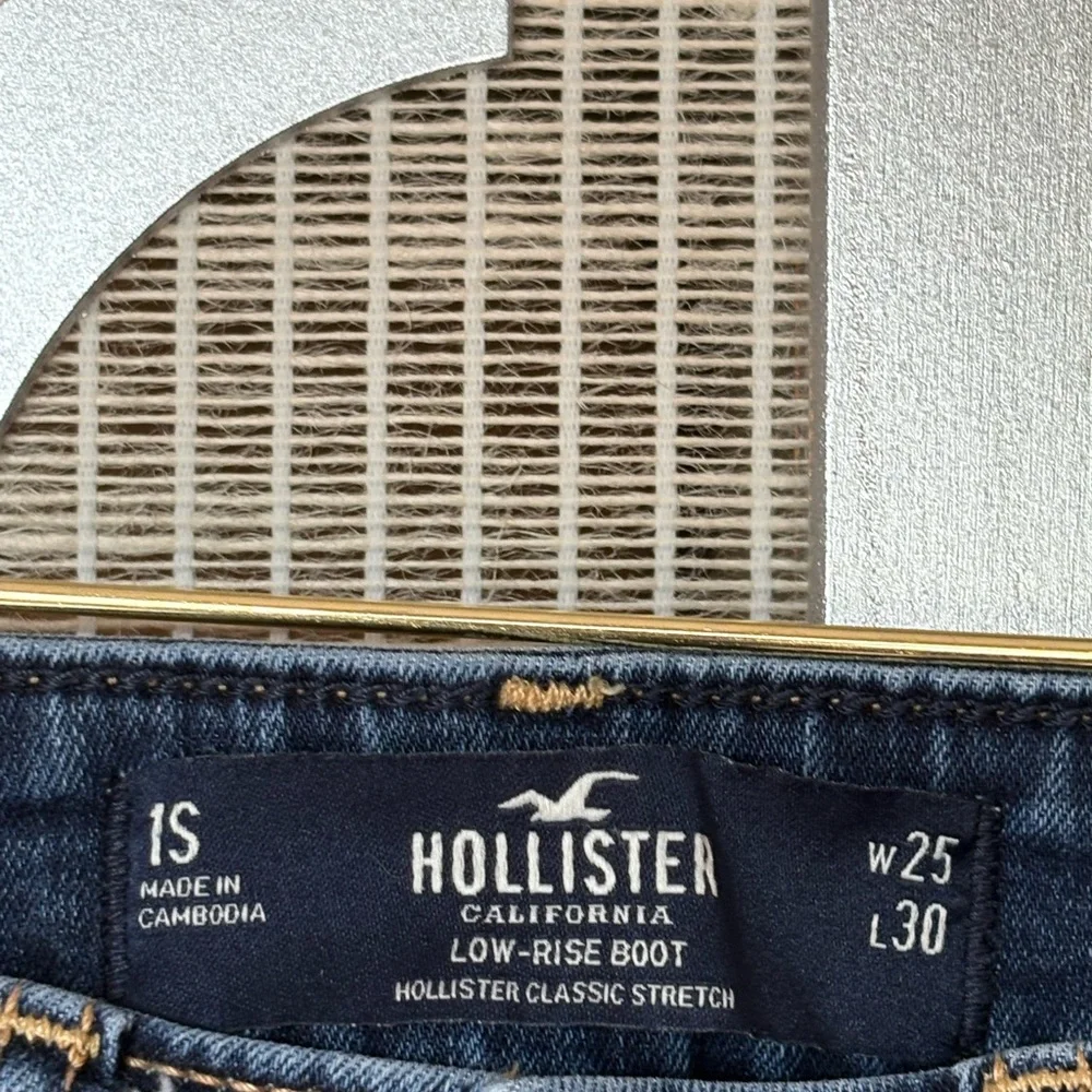 Women's Blue Distressed Jeans - Picture 2 of 9